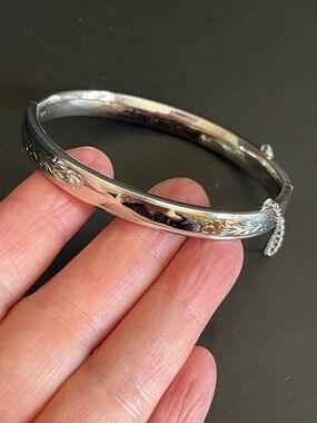 Sterling Silver Floral Engraved Hinged Bangle Bracelet
